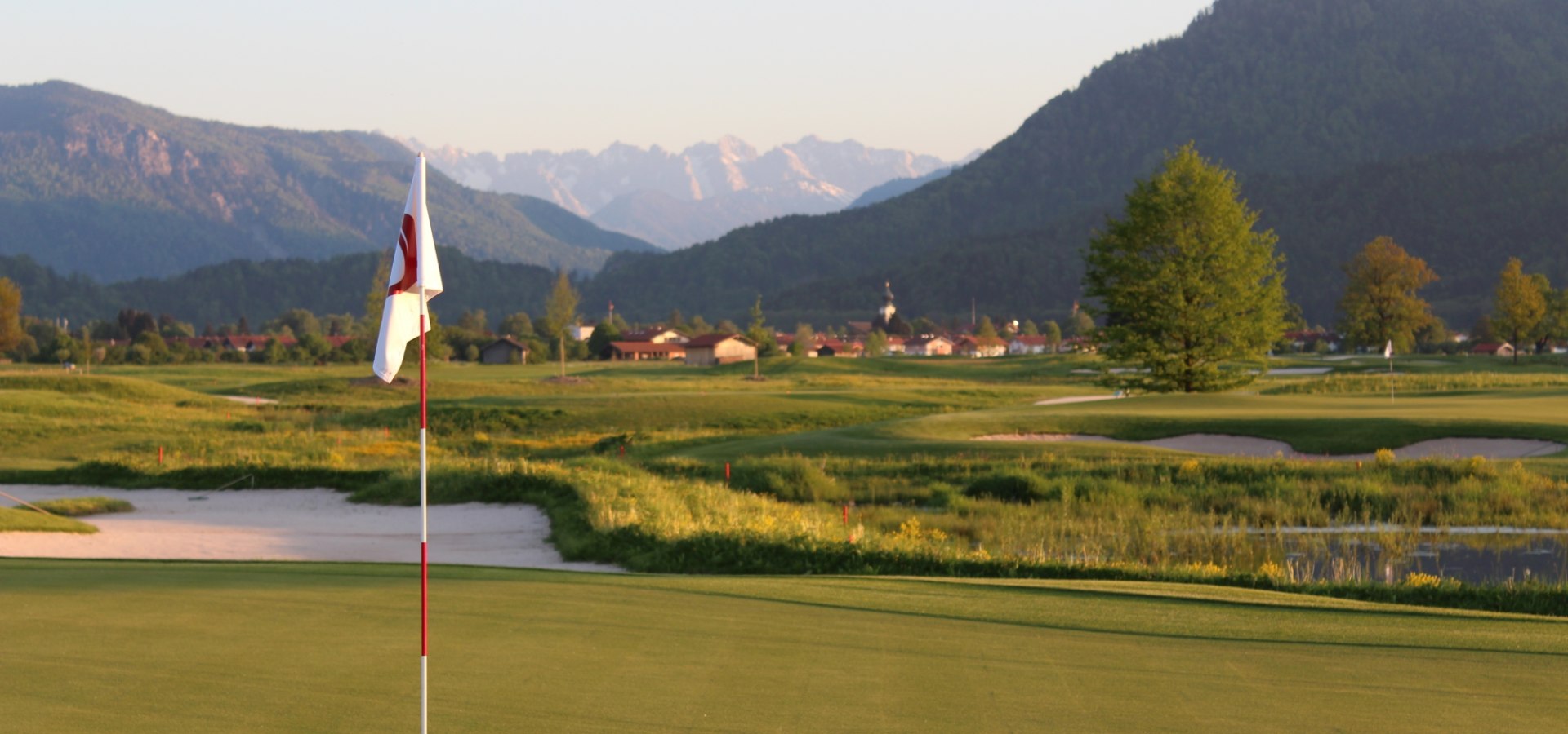 Golfplatz mit Bergblick des Golf Resort Achental in Grassau., © Tourist-Information Grassau