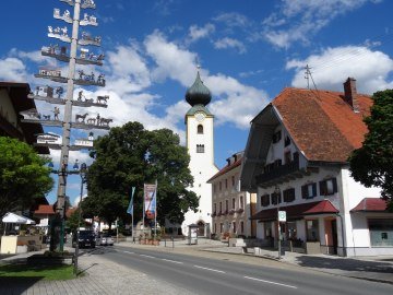 Grassauer Kirchplatz, © Tourist-Information Grassau