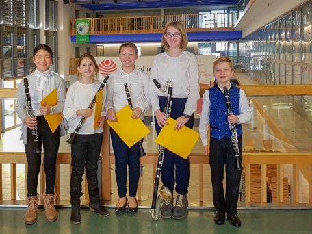 Das junge Klarinettenensemble der Musikschule Grassau verbuchte einen Ersten Preis im Wettbewerb „Jugend musiziert“ und tritt 2022 beim Europäischen Jugend Musik Festival in Luxemburg auf.