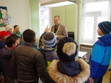Klasse 4a im Gespräch mit dem Bürgermeister, © GM Grassau / K. Entfellner