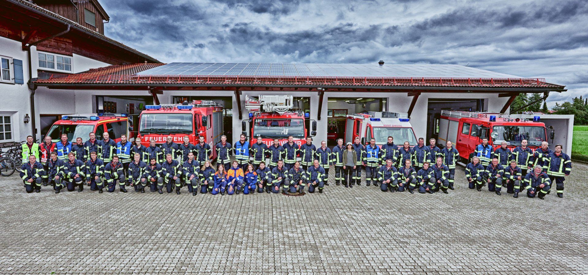 Feuerwehr Grassau Mannschaftsfoto, © Fotostudio Markus Schmuck