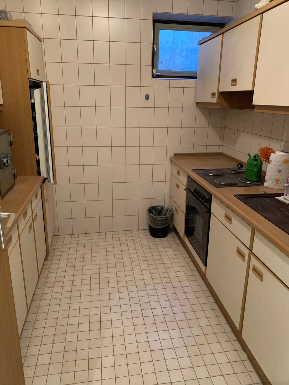 Küche im Keller. Blickrichtung in den Raum.