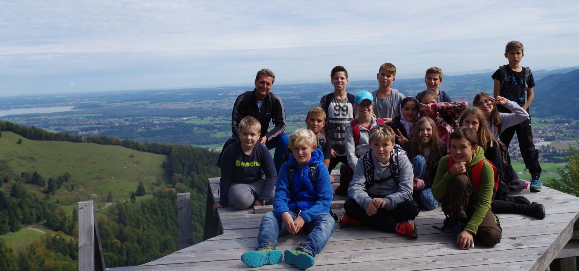Klasse 6b an der Drachenfliegerrampe in Marquartstein, © GM Grassau / P. Dorsch