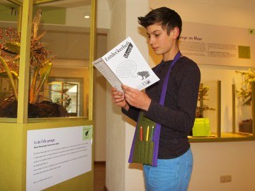 Entdecker im Moormuseum mit Entdeckerheft, © Museum Salz und Moor / Stefan Kattari