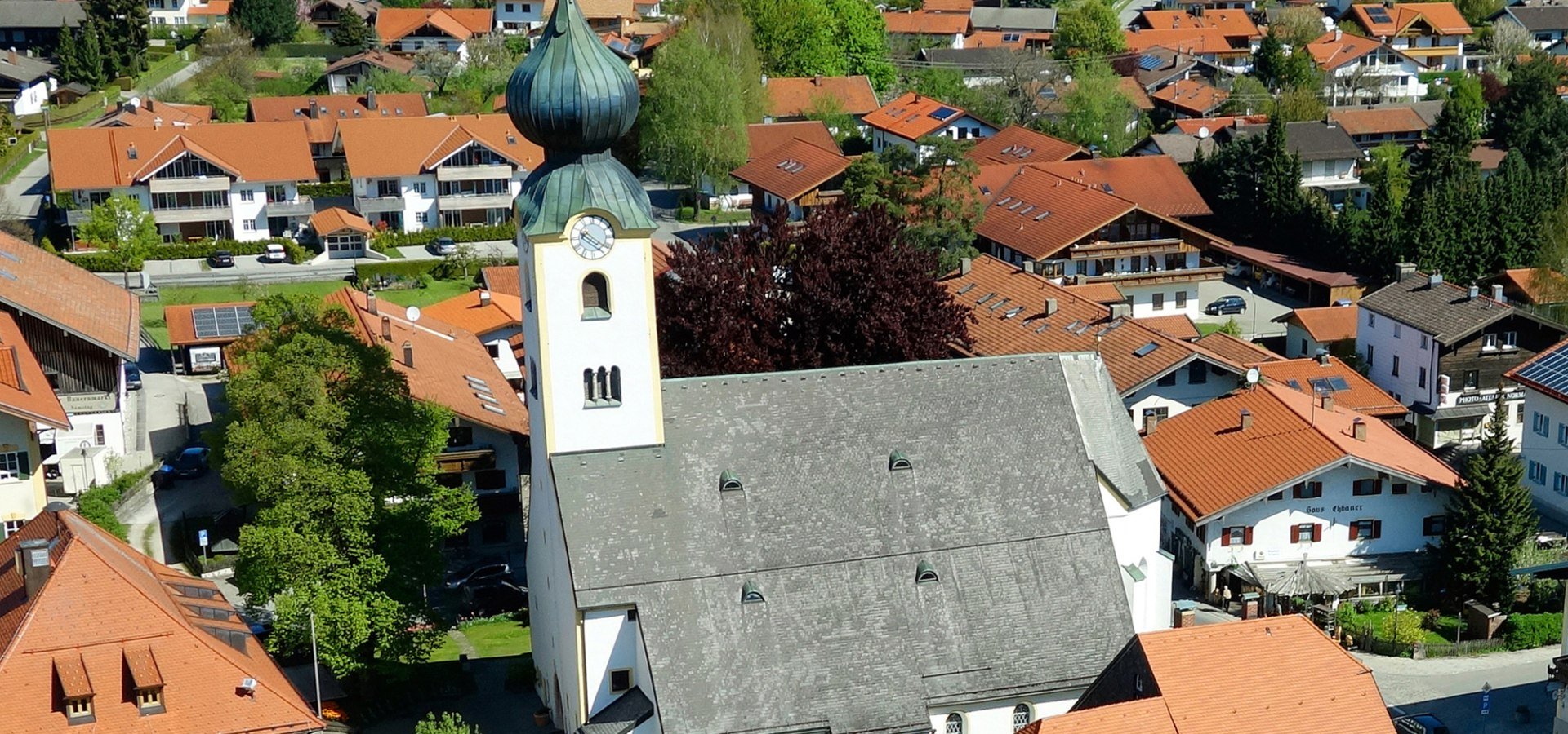 Luftbild Kirche Grassau, © Public-Design, Hans Vodermayer