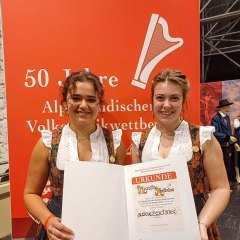 Heiraffe Harfenduo mit &quot;ausgezeichnet&quot; im Alpenländischen Volksmusikwettbewerb, Innsbruck
