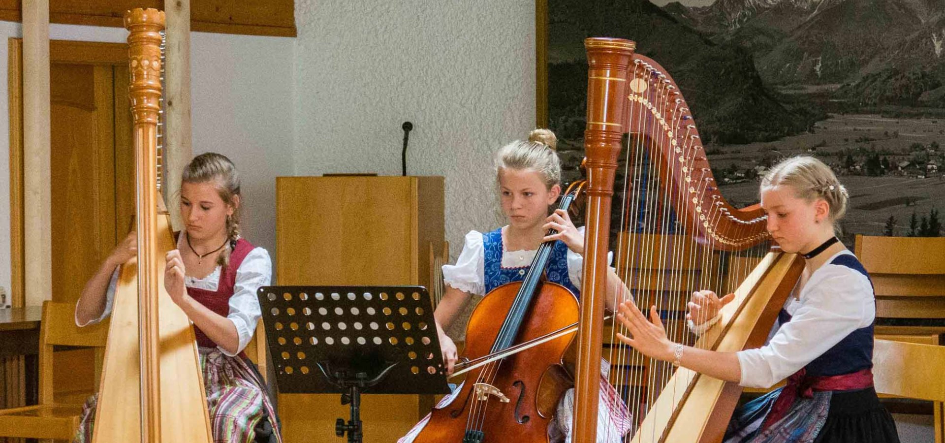 Zweigstelle Unterwössen - Vorspiel Harfe