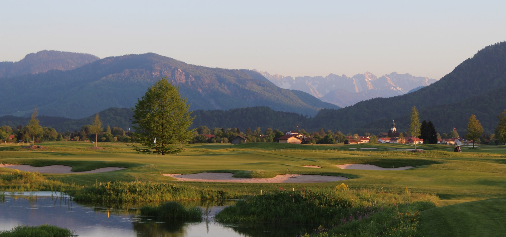 Golfplatz mit Blick auf Grassau und Kaisergebirge, © Kilian Lindlacher