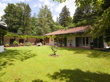 Gartenbereich der Grassauer Villa Sawallisch, © Tourist-Information Grassau | Hammerdinger