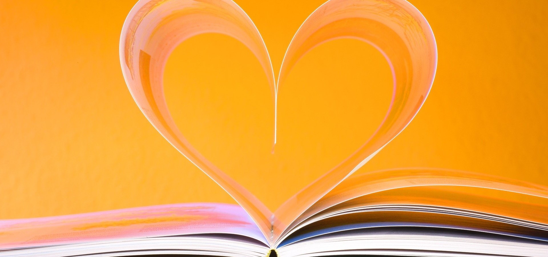 Buch mit Herz, © Pixabay, Th. Seidl