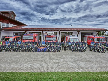 Feuerwehr Grassau Mannschaftsfoto, © Fotostudio Markus Schmuck