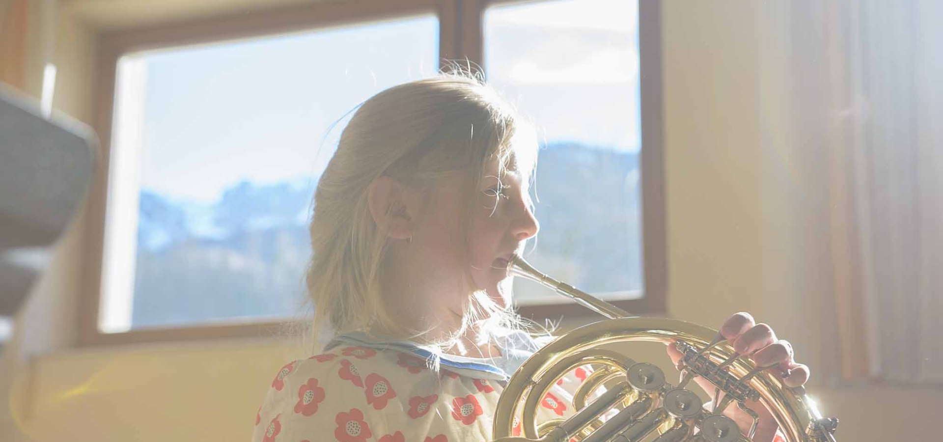 Zweigstelle Staudach - Mädchen mit Horn
