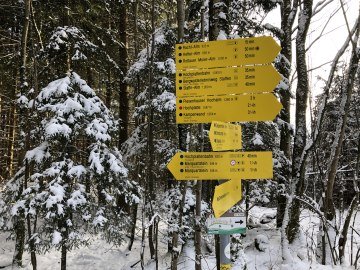 Wegweiser im Winter, © Tourist-Info Grassau