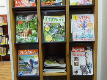 Große Auswahl an Zeitschriften in der Bücherei Grassau